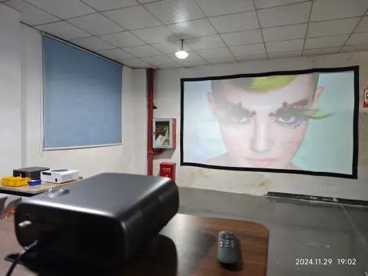 akey9s projector strong light - Best Projector - AUN Projector