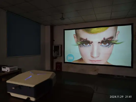 A004 Pro low light - Best Projector - AUN Projector