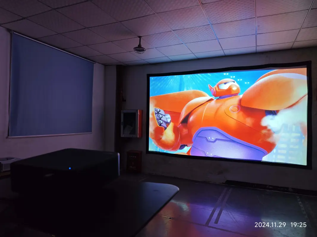 U002 lights off - Best Projector - AUN Projector
