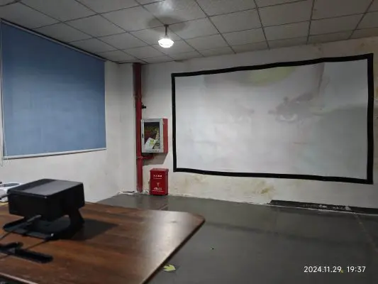 A32 Strong Light - Best Projector - AUN Projector
