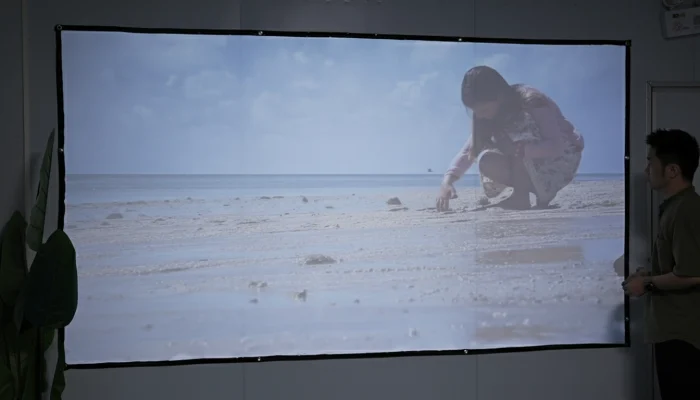 AUN A005 Projector on Low Light - Best Projector - AUN Projector